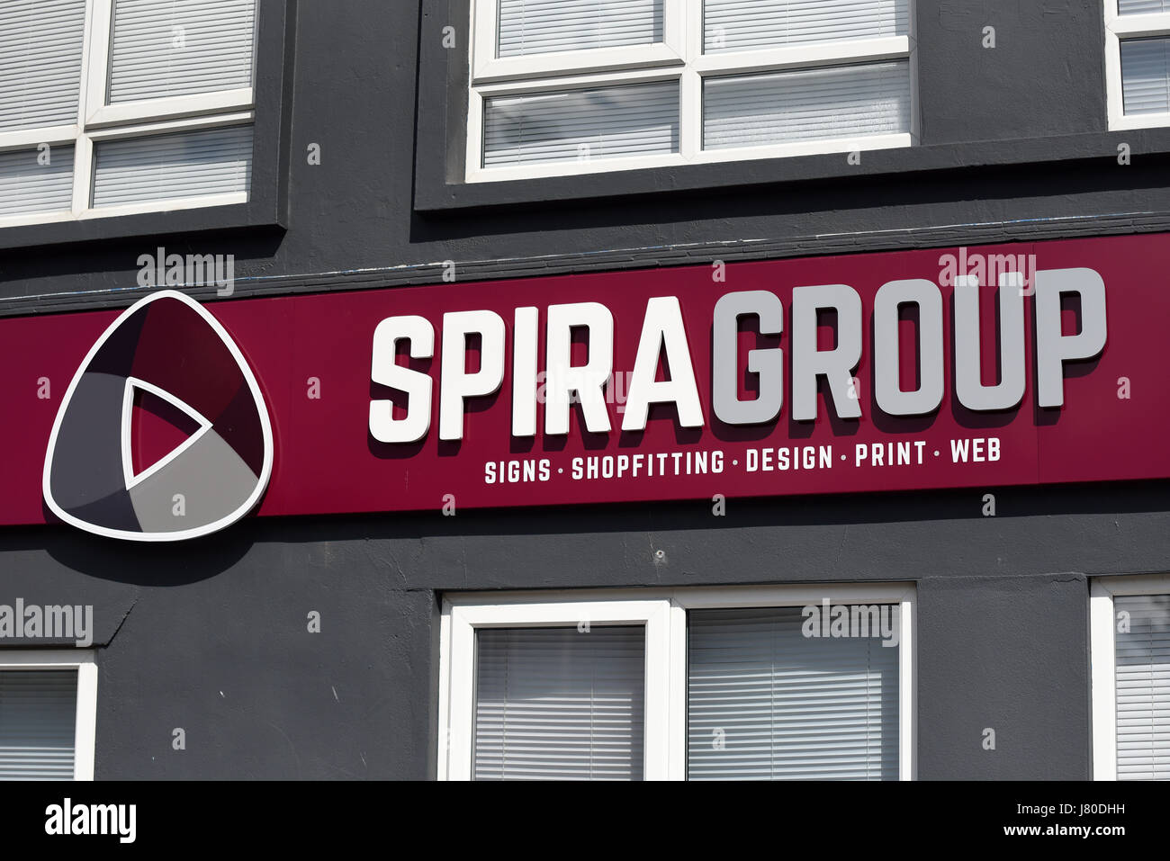 Die Spira Group ist eine britische Agentur für digitales Branding, die eine kreative und strategische Partnerschaft anbietet. Sitz in Southend, Essex. Logo Stockfoto