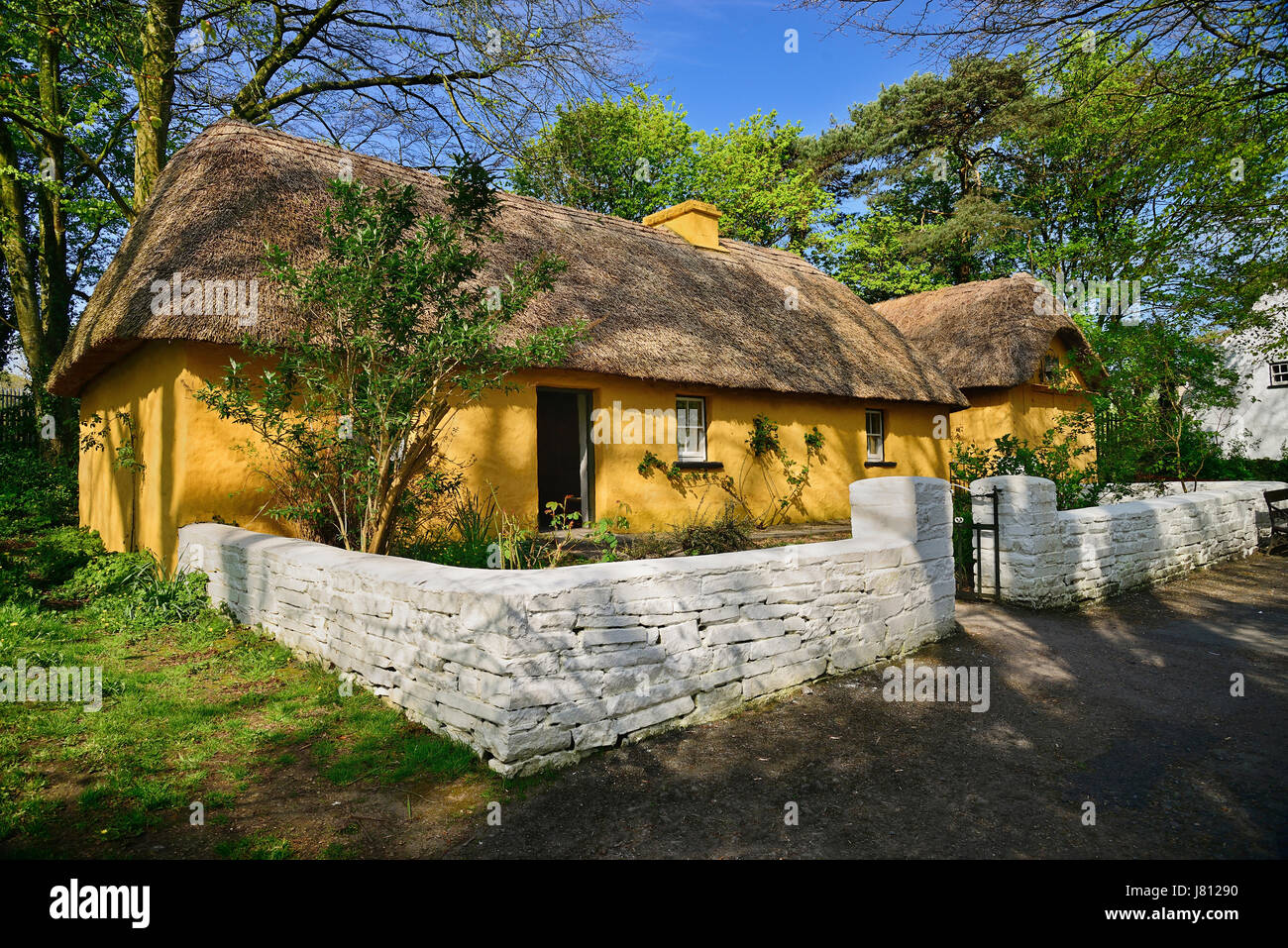 Irland, County Clare, Bunratty Folk Park, Berg Bauernhaus eines ärmeren Bauern. Stockfoto