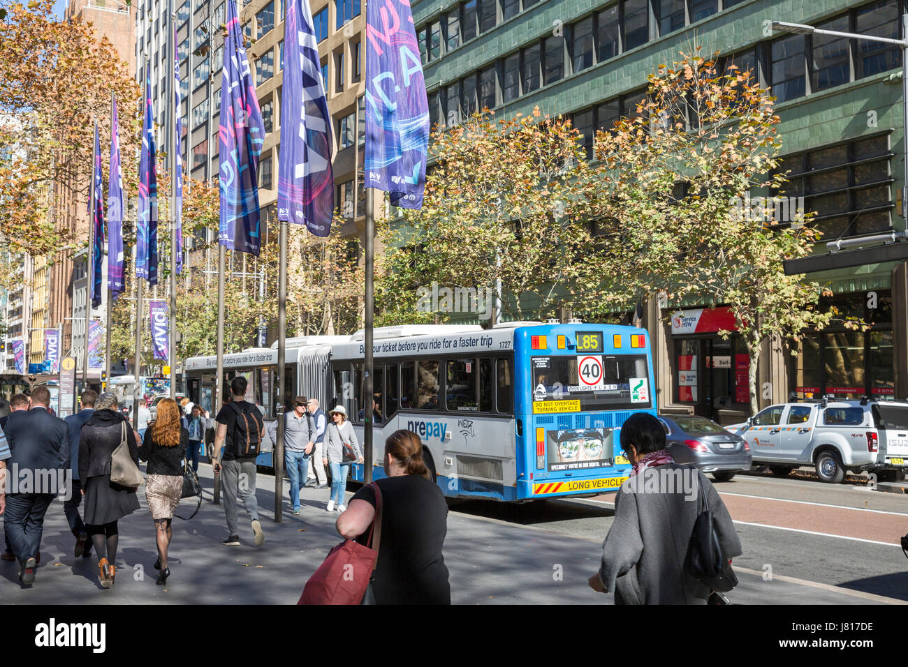 Sydney Bus in York Street in der Nähe von Wynyard Station, Sydney Stadtzentrum, NSW, Australien Stockfoto