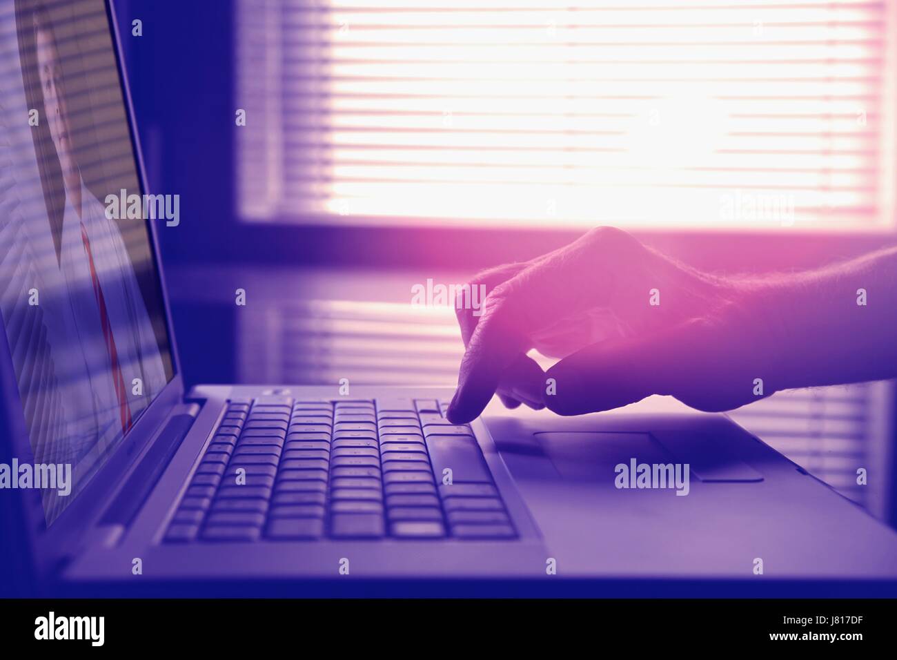 Abstract schließen sich eines Mac pro Laptop Buch Stockfoto