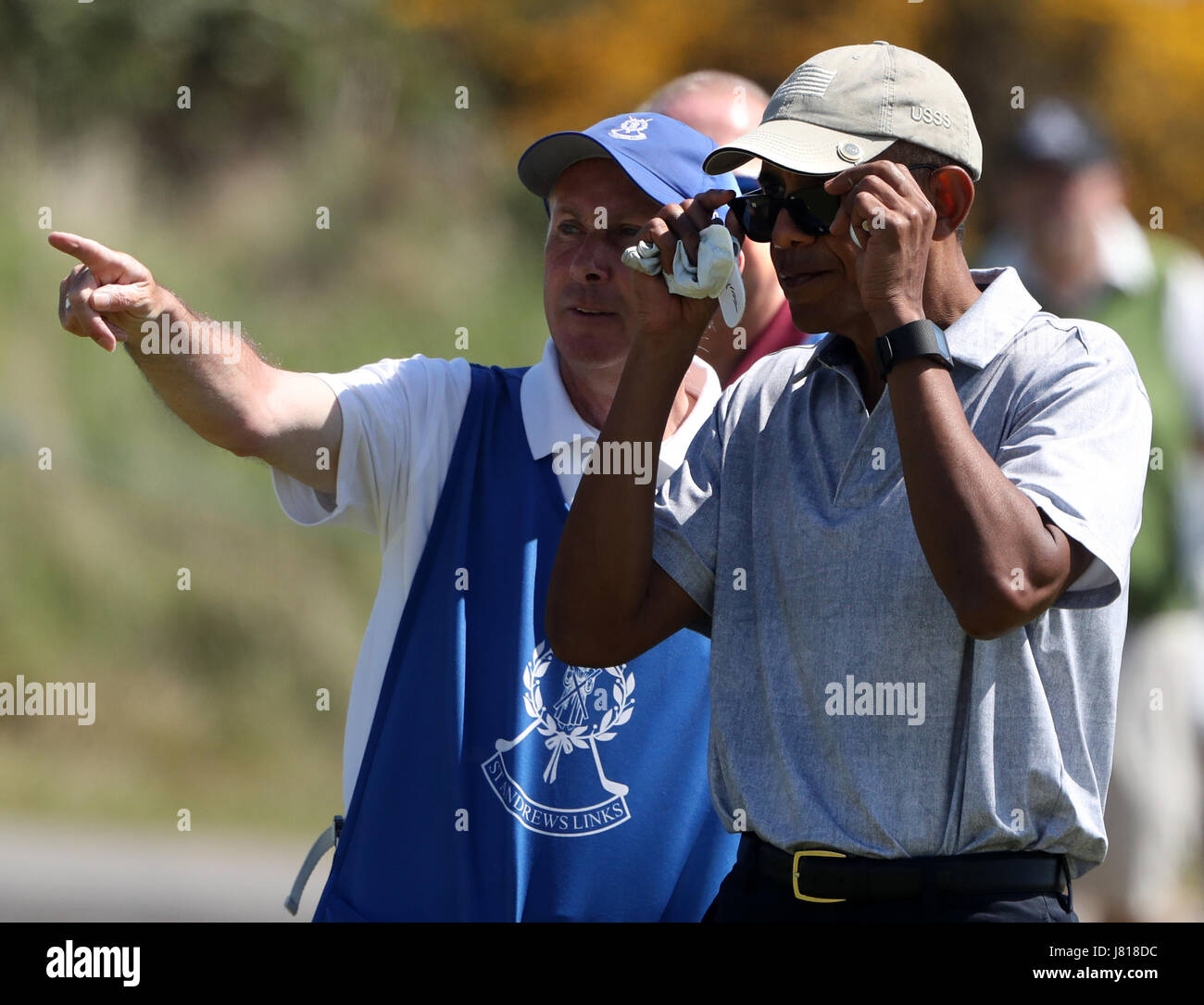 Der ehemalige US-Präsident Barack Obama bei einer Runde Golf auf dem Old Course in St. Andrews während eines Besuchs in Schottland. DRÜCKEN SIE VERBANDSFOTO. Bilddatum:Freitag, 26. Mai 2017. Bildnachweis sollte lauten: Andrew Milligan/PA Wire. Stockfoto