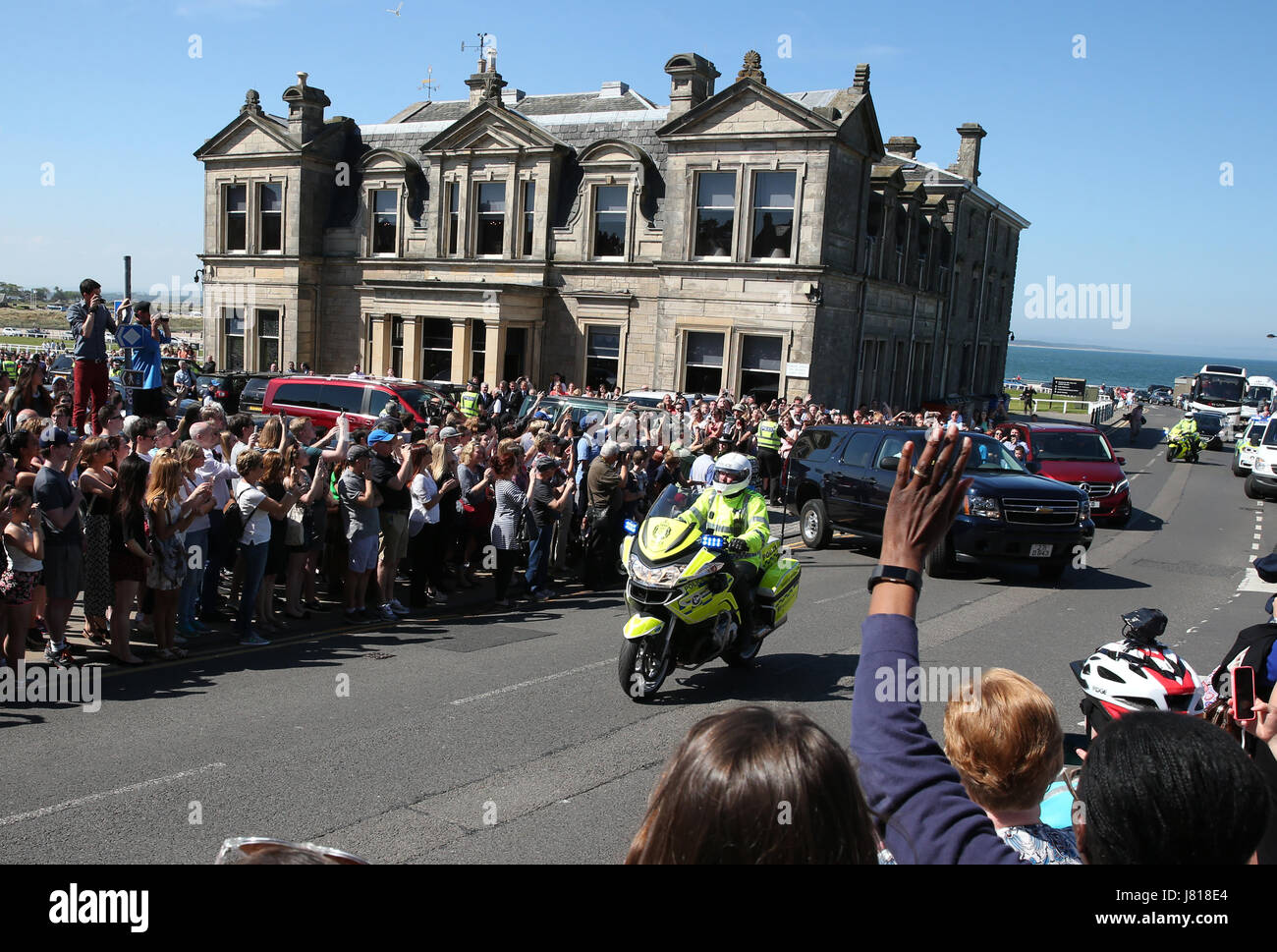 Der ehemalige US-Präsident Barack Obama bei einer Runde Golf auf dem Old Course in St. Andrews während eines Besuchs in Schottland. DRÜCKEN SIE VERBANDSFOTO. Bilddatum:Freitag, 26. Mai 2017. Bildnachweis sollte lauten: Andrew Milligan/PA Wire. Stockfoto