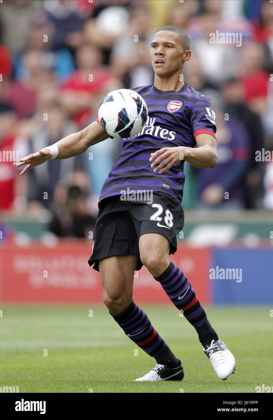 KIERAN GIBBS ARSENAL FC STOKE CITY V ARSENAL, BARCLAYS PREMIER LEAGUE die BRITANNIA STADIUM, STOKE-ON-TRENT, ENGLAND 26. August 2012 GAO56933 Warnung! Dieses Foto kann nur für die Zeitung bzw. Zeitschrift redaktionelle Zwecke verwendet werden. Kann nicht werden verwendet für Publikationen unter Einbeziehung 1 Spieler, 1 Club oder 1 Wettbewerb ohne schriftliche Genehmigung von Football DataCo Ltd. Für Rückfragen, bitte Kontakt Football DataCo Ltd unter + 44 (0) 207 864 9121 Stockfoto