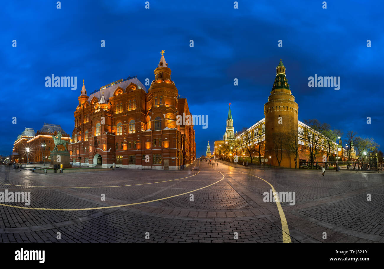 Kreml und dem historischen Museum am Abend, Moskau, Russland Stockfoto