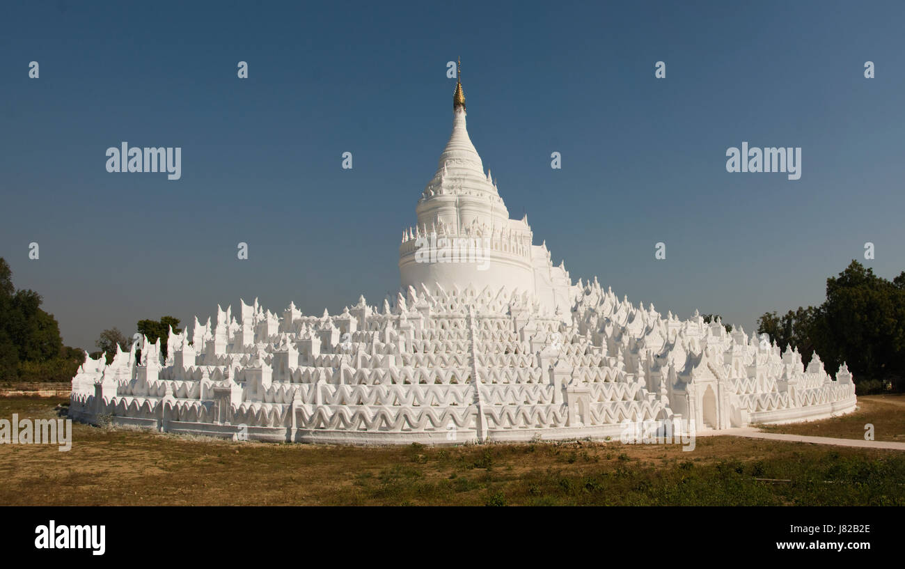 Asien, MYANMAR (BURMA), Mandalay-Division, Mingun, Hsinbyume Mya Thein Dan, weiße buddhistische Pagode (1816) Stockfoto