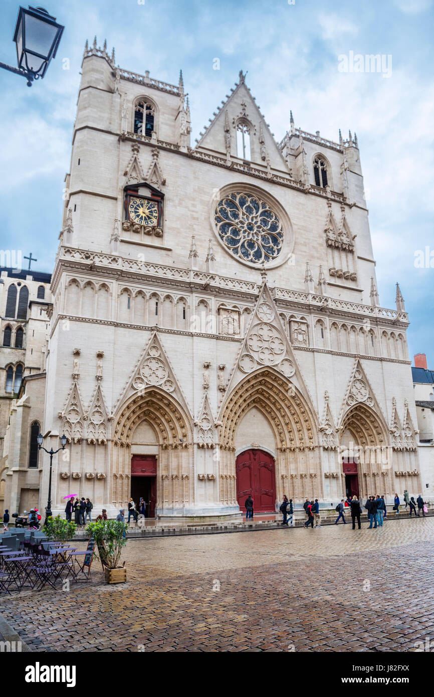 Frankreich, Lyon, vordere Höhe von Johannes dem Täufer Kathedrale Cathédrale Saint-Jean-Babtiste de Lyon Stockfoto
