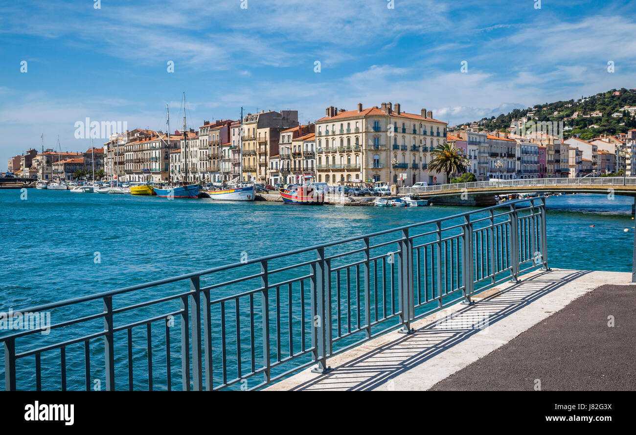 Frankreich, Languedoc-Roussillon, Sète, Blick auf Quai De La République und Pont des Setois Stockfoto