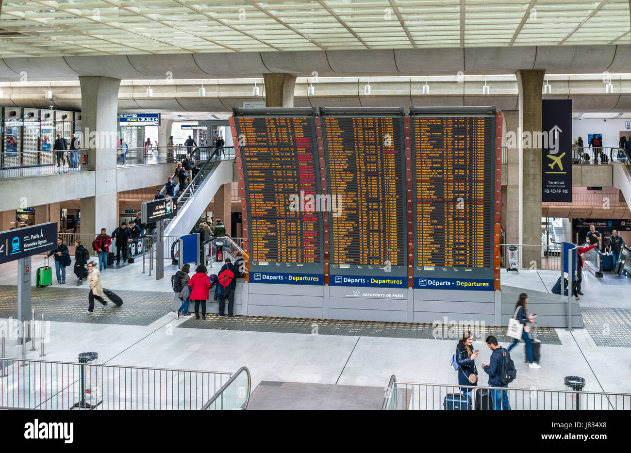 Ankünfte und Abflüge Board bei Charles de Gaulle Airport - Paris, Frankreich Stockfoto