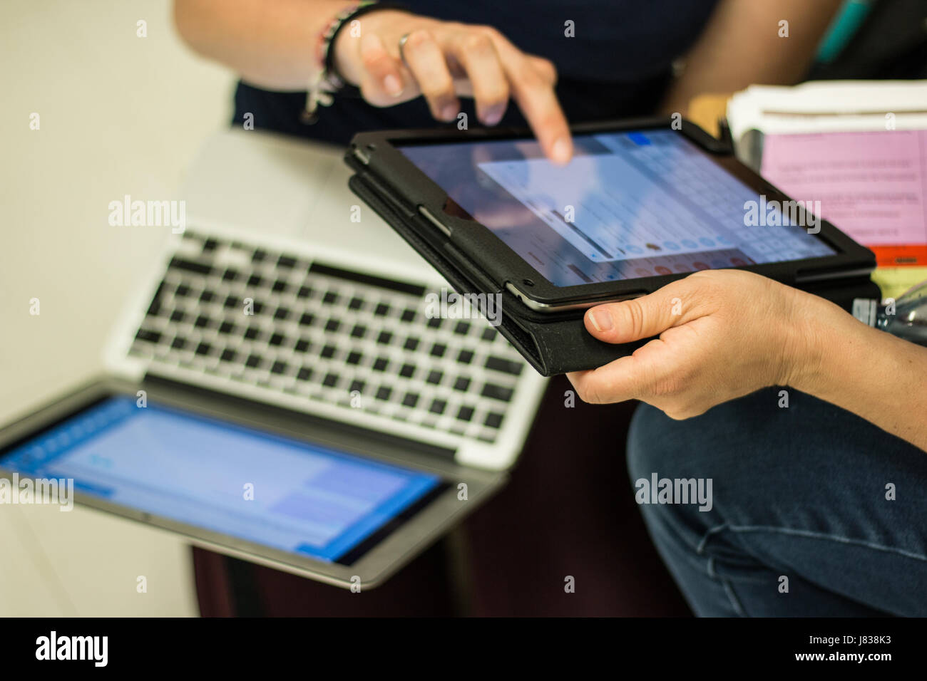 Arbeiten als Team im Büro Stockfoto