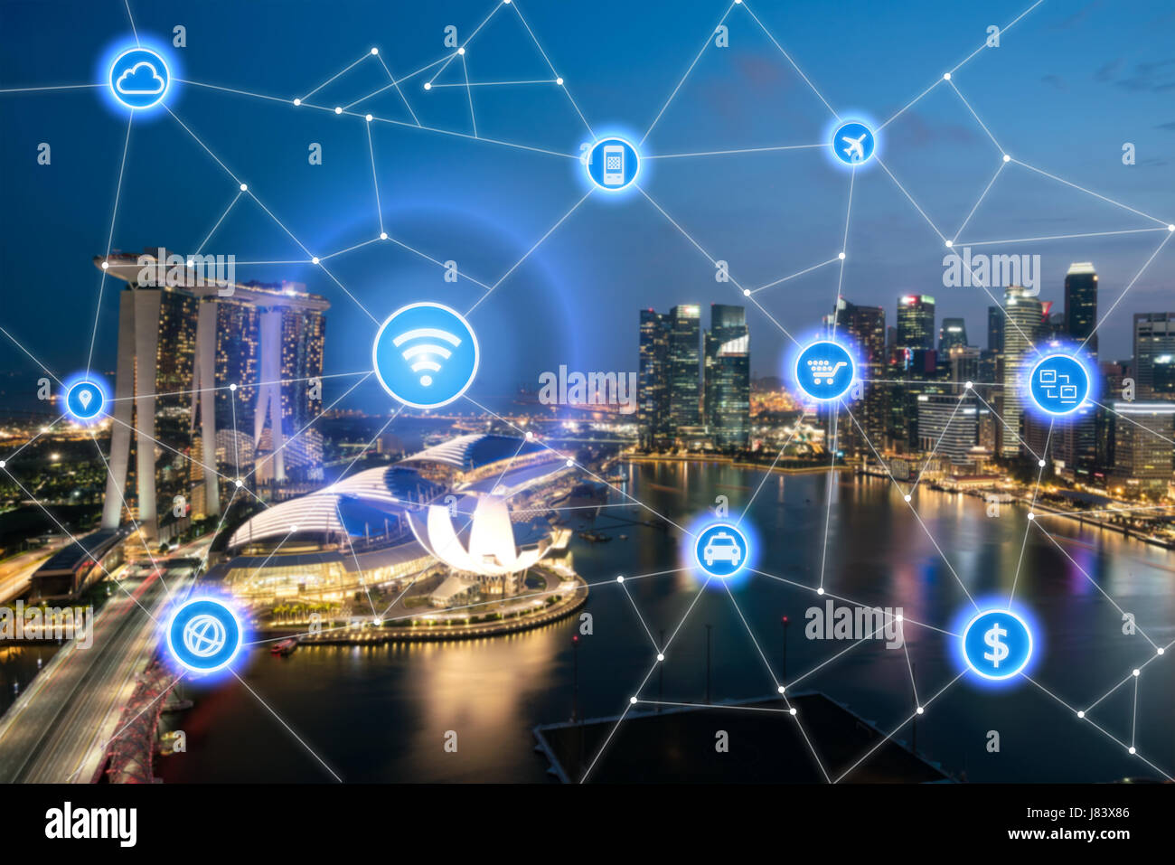 Smart-City und drahtlose Kommunikationsnetz, Geschäftsviertel mit Bürogebäude, abstraktes Bild visuell, Internet der Dinge-Konzept Stockfoto