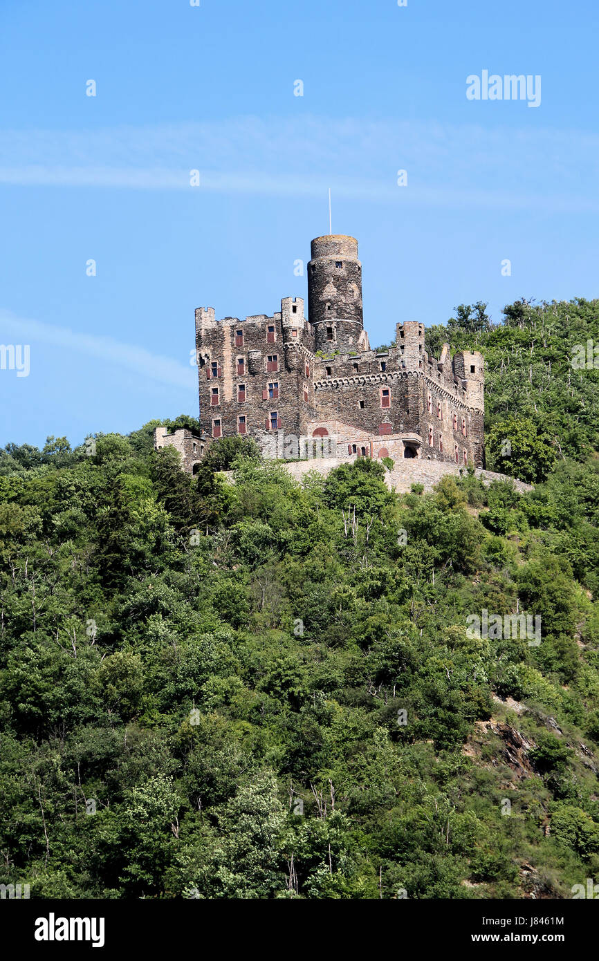 Schloss Burg blaue Turm historischen grünes Fenster Bullauge Dachgaube Fensterscheibe Stockfoto