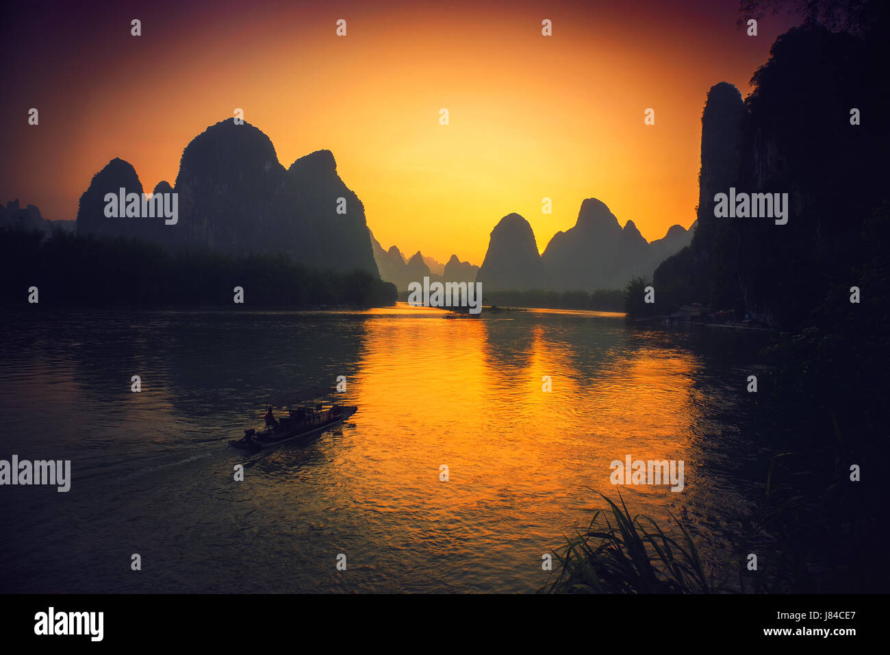 Karstberge und den Sonnenuntergang Stockfoto