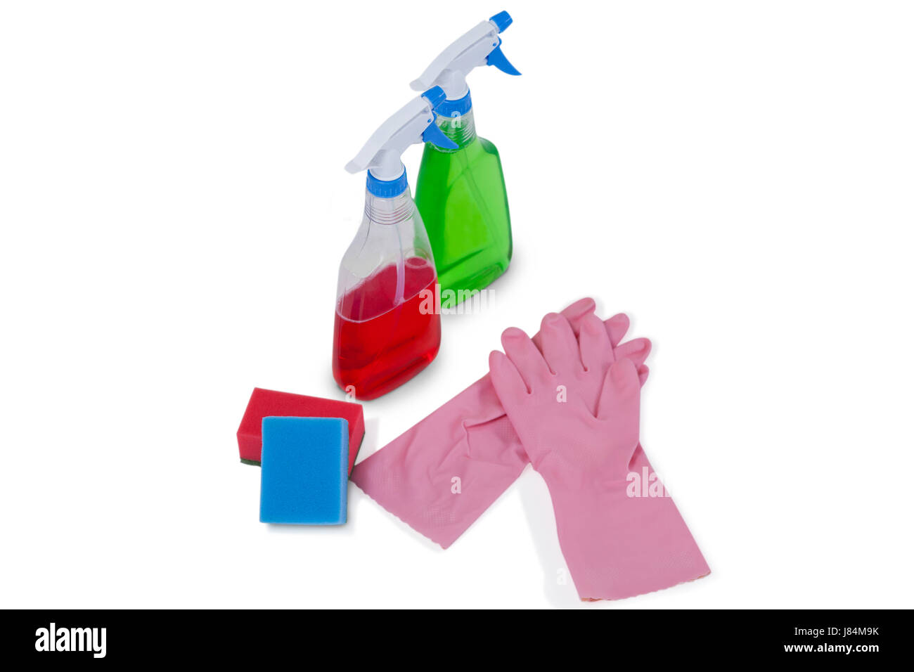 Reiniger spray Flaschen, Schwamm-Pad und Kautschuk-Handschuh auf weißem Hintergrund angeordnet Stockfoto