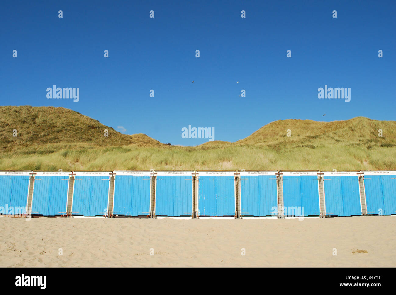 Strand Meer Strand Meer Schuppen Salzwasser Meer Ozean Wasser Hütte blaues Haus Stockfoto