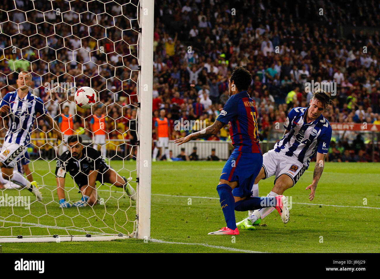 Neymar Da Silva Santos Junior (11) FC Barcelona Spieler feiert (2,1) nach dem Tor seines Teams. Copa del Rey zwischen FC Barcelona Vs Deportivo Alaves im Vicente Calderon Stadion in Madrid, Spanien, 27. Mai 2017. Stockfoto