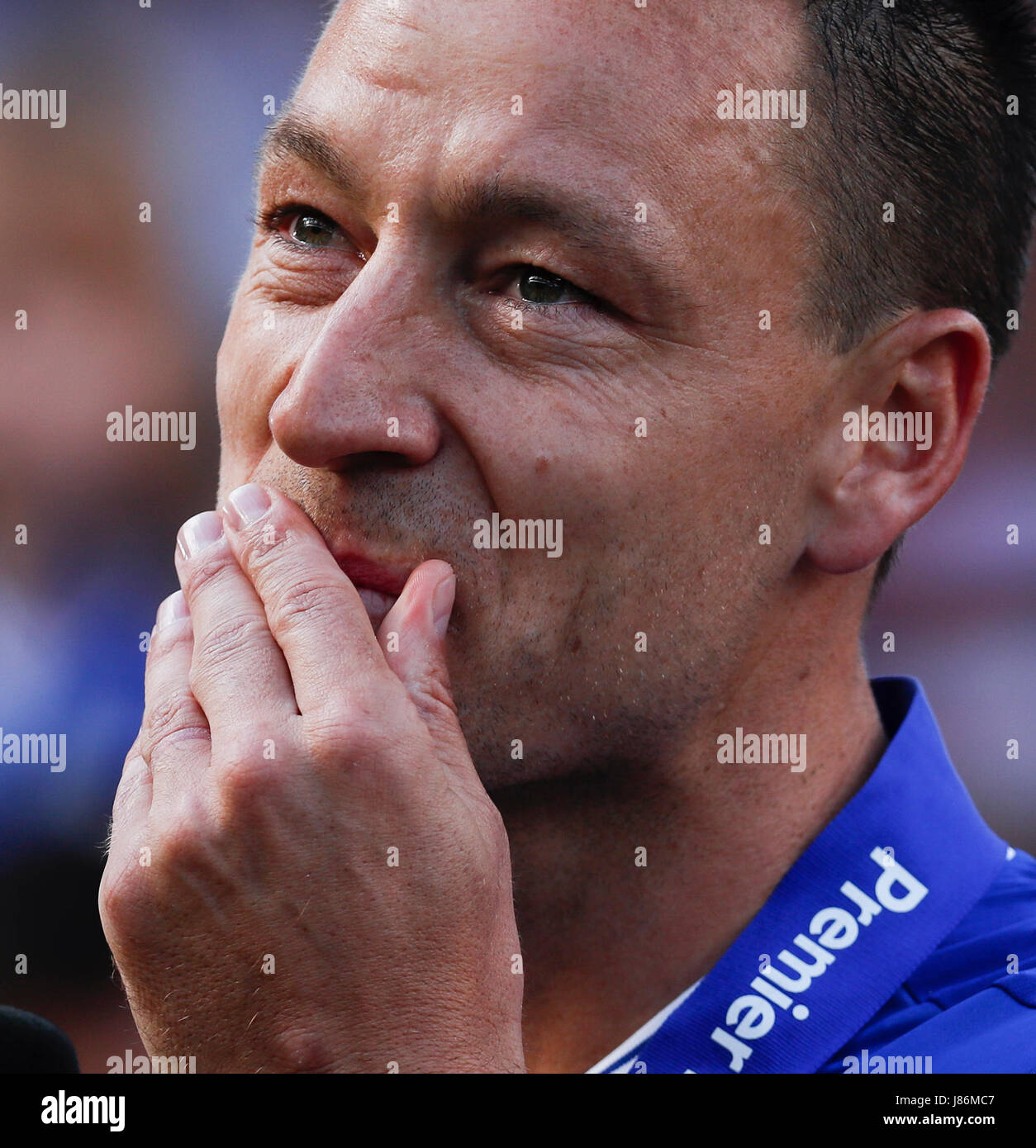 Peking, China. 21. Mai 2017. Chelsea Kapitän John Terry spricht nach der englischen Premier League match zwischen Chelsea und Sunderland an der Stamford Bridge Stadium in London, England am 21. Mai 2017. Bildnachweis: Han Yan/Xinhua/Alamy Live-Nachrichten Stockfoto