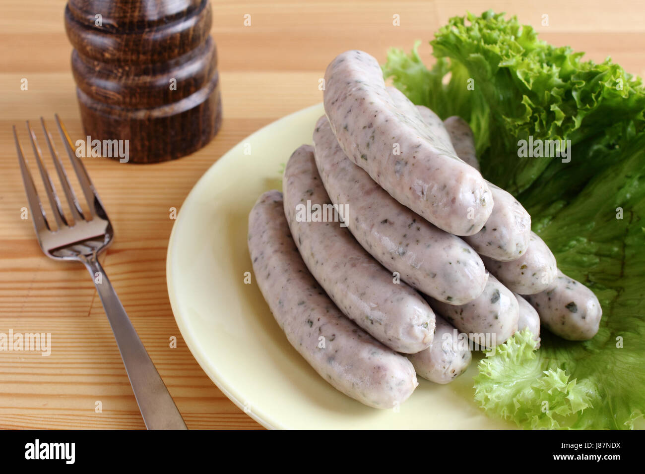 Lebensmittel, Nahrungsmittel, Wurst, Besteck, Salat, Kartoffeln, Restaurant, Lebensmittel, Nahrungsmittel, Stockfoto