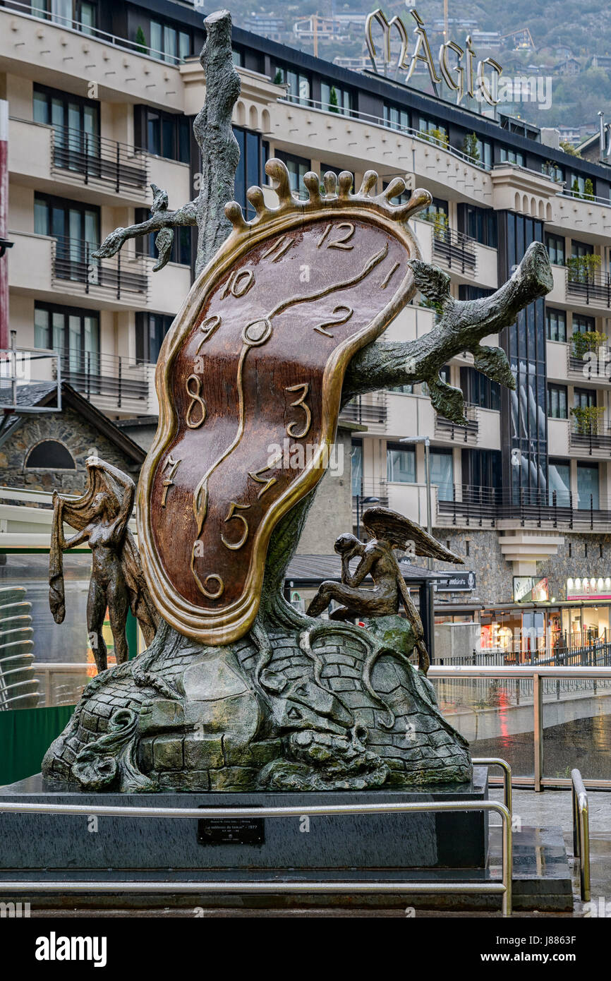 Adel von Zeit, La Noblesse du Temps, Skulptur von Dalí, Andorra La Vella, Andorra. Stockfoto