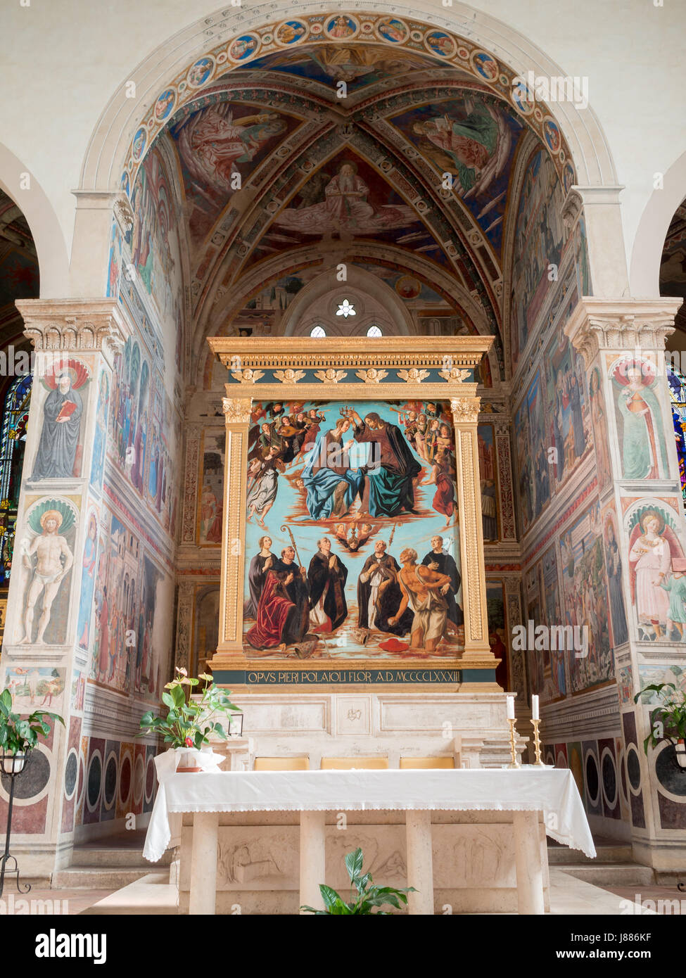 Krönung der Jungfrau durch Piero del Pollaiuolo, Kirche Sant'Agostino San Gimignano Stockfoto
