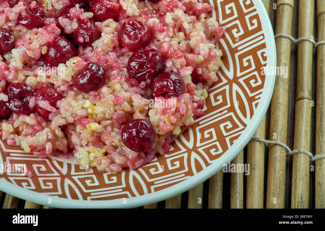 Albalu Polow - persische Reis mit Sauerkirschen Stockfoto