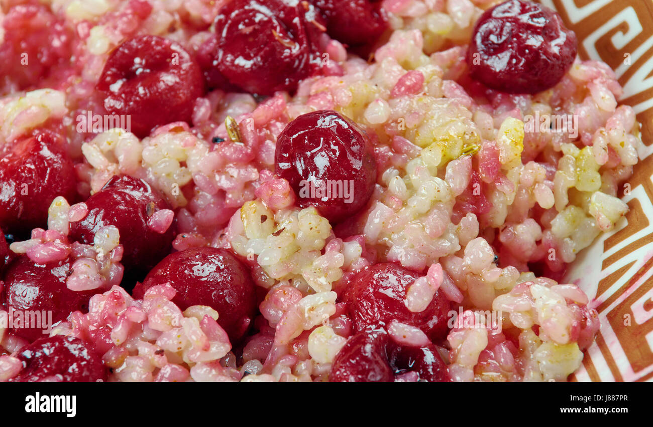 Albalu Polow - persische Reis mit Sauerkirschen Stockfoto