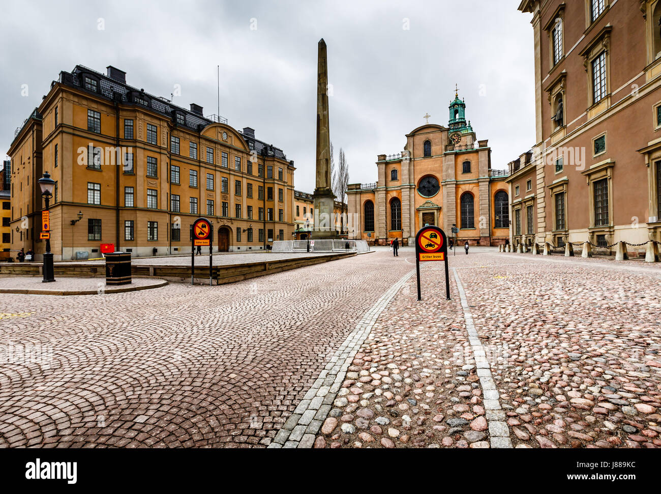 Königspalast und die Kathedrale des Heiligen Nikolaus (Storkyrkan) in Stockholm, Schweden Stockfoto