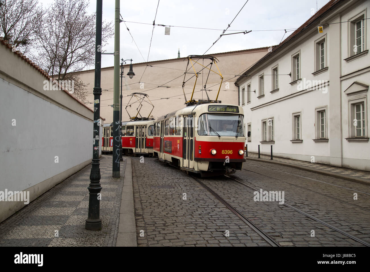 Alte Straßenbahn in Prag Stockfoto
