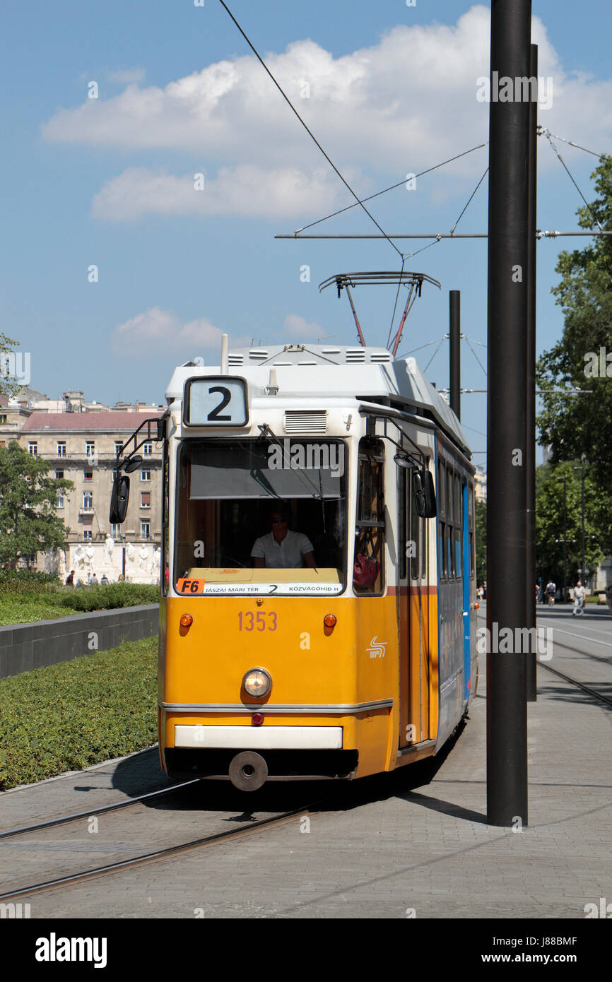 Elektrische Straßenbahn in Budapest, Ungarn. Stockfoto