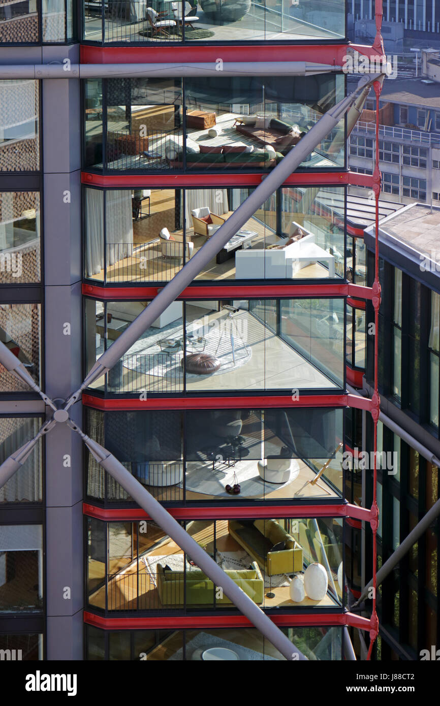 Neo Bankside Wohnungen neben dem Schalter Haus in der Tate Modern von der Aussichtsplattform übersehen. London Stockfoto