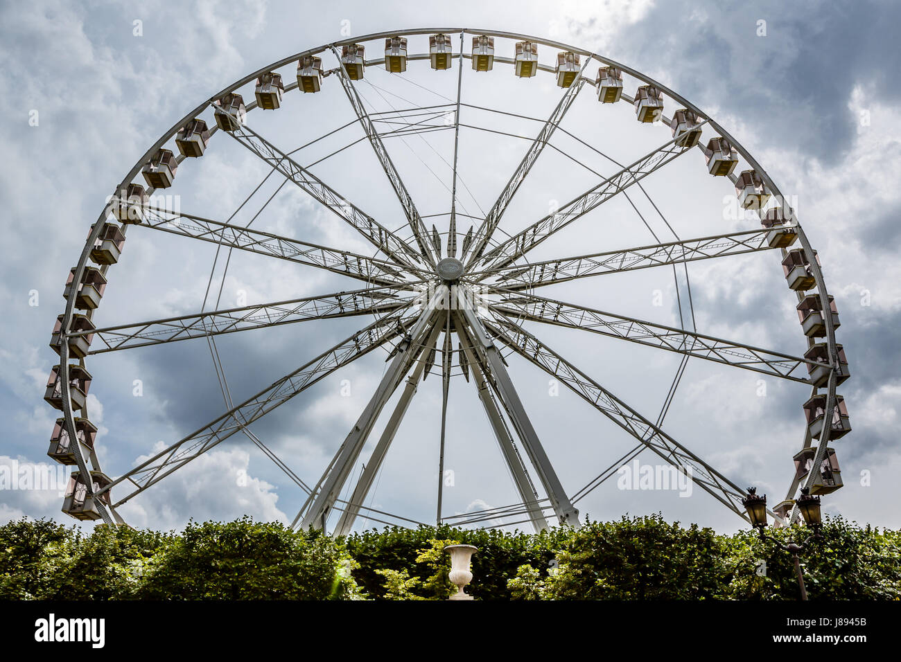 Riesenrad in der Nähe von Place De La Concorde, Paris, Frankreich Stockfoto