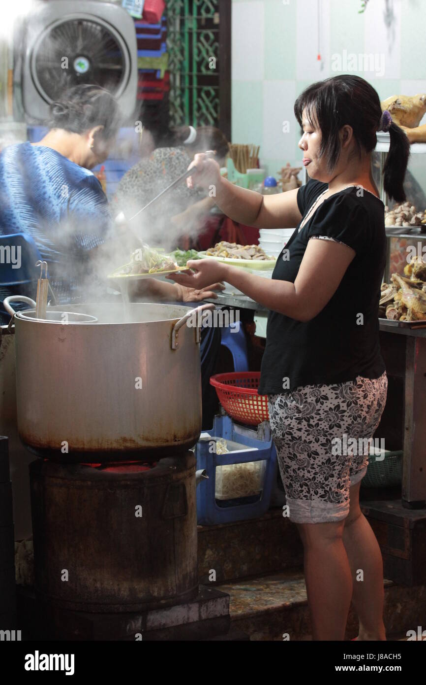 Strassenkueche in vietnam Stockfoto