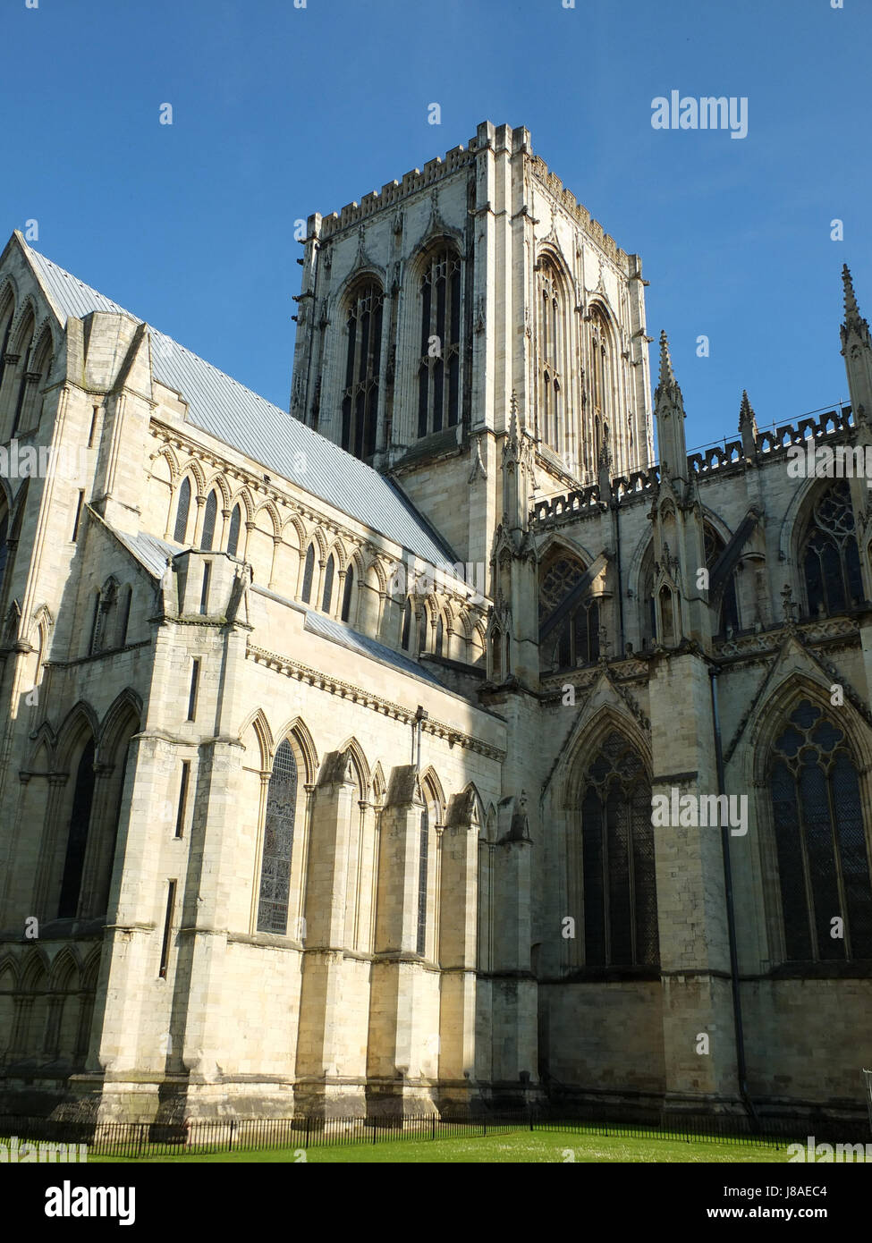 York Minster mit Glockenturm und Dächer Stockfoto