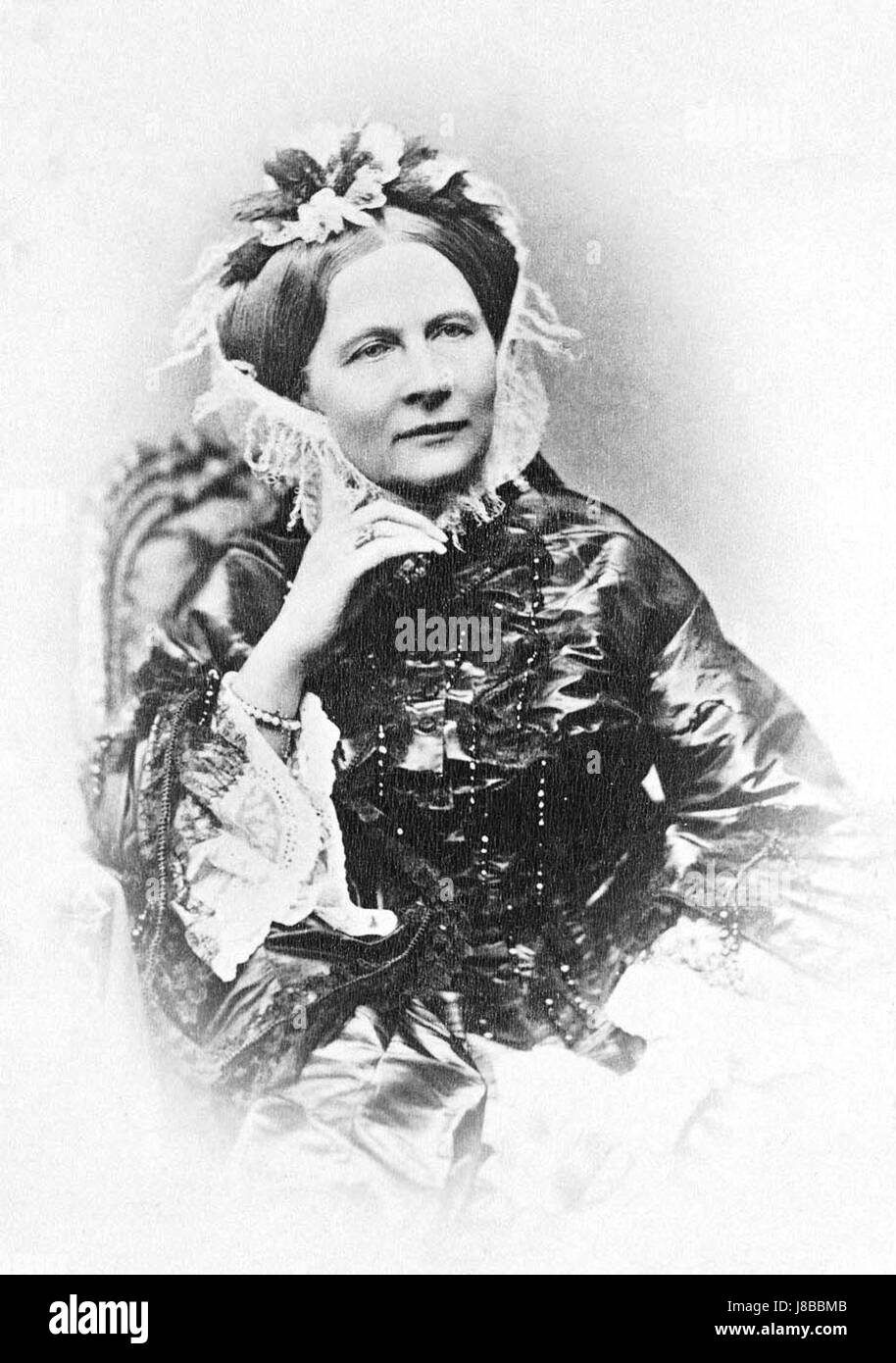 Elena Pavlovna ist ein Porträt von J. Albert, das 1872 gemalt wurde. Es stellt wahrscheinlich eine bemerkenswerte Figur dar, möglicherweise ein Mitglied der russischen Aristokratie, wie es die Zeit und der Stil vermuten lassen. Das Werk zeigt Porträts aus dem 19. Jahrhundert. Stockfoto