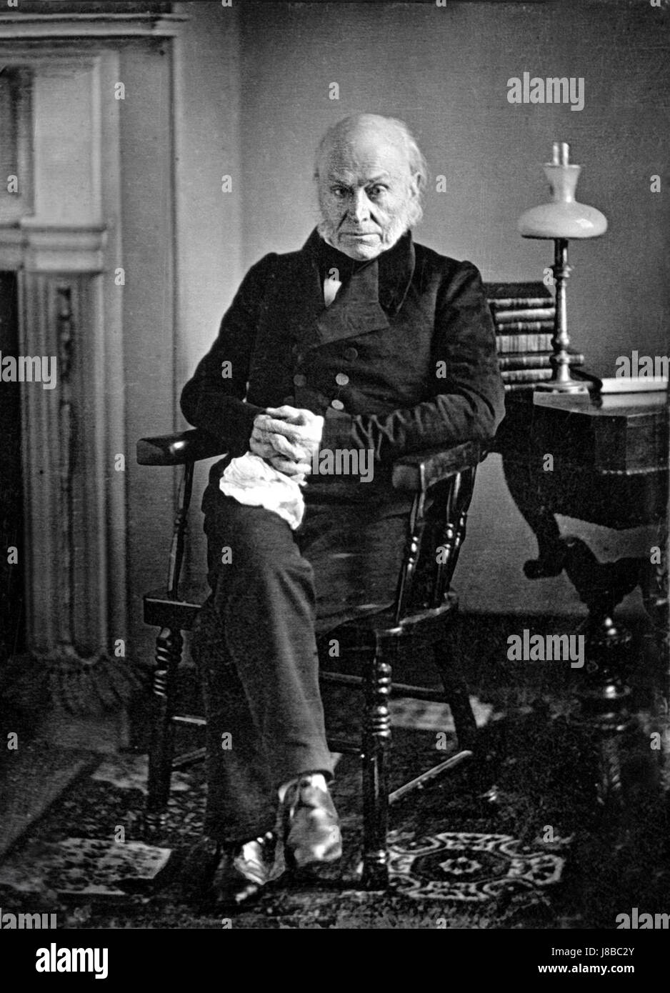 Diese Daguerreotypie, eine Kopie aus dem Jahr 1843, zeigt John Quincy Adams, den sechsten Präsidenten der Vereinigten Staaten. Das Bild wurde von Philip Haas aufgenommen und ist ein frühes Beispiel für fotografische Porträts, die das Bild einer Schlüsselfigur der amerikanischen Geschichte einfangen. Stockfoto