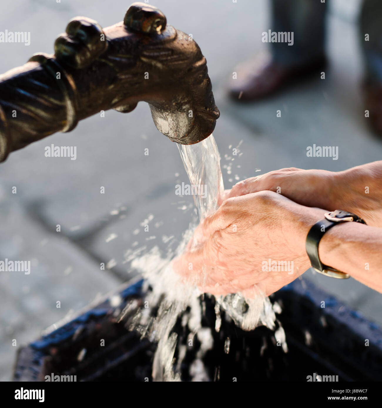 Handwasserpumpe Auf Der Straße Pakistan Stockfoto - Bild von wasser, hand:  191190452