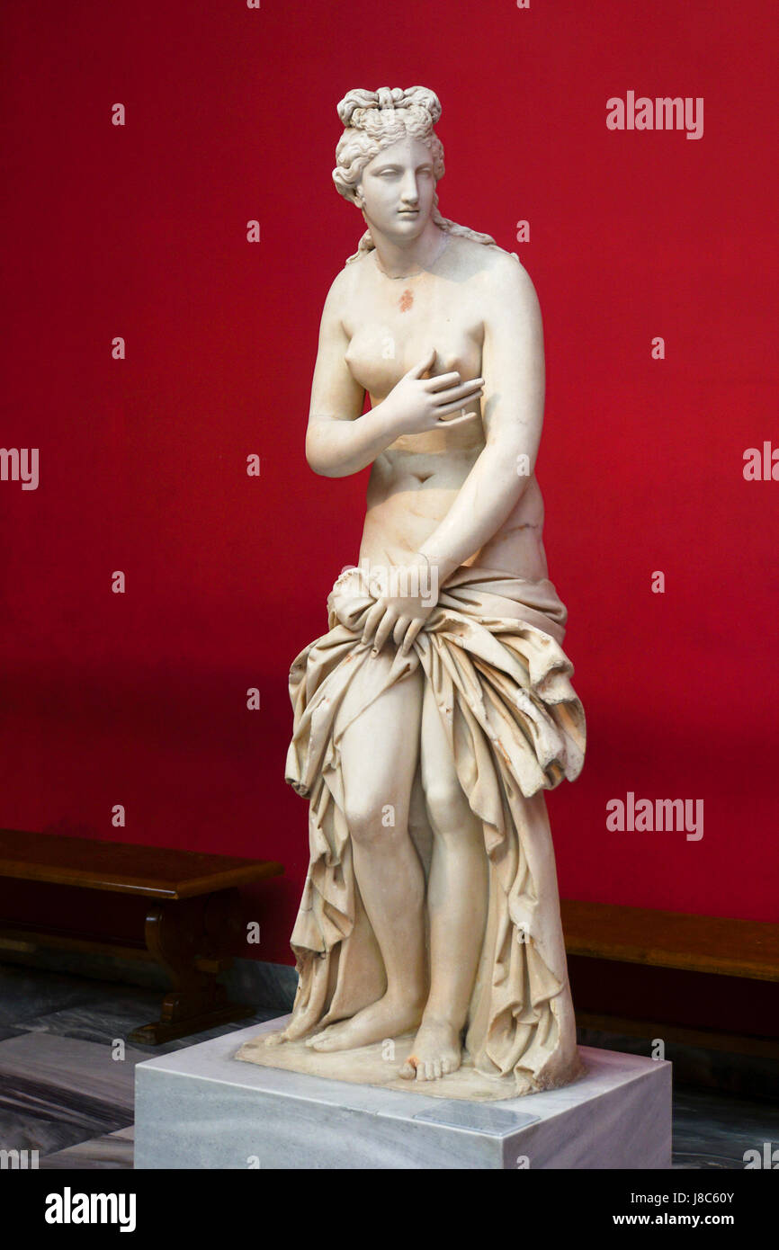 Marmorstatue von Aphrodite Göttin Liebe und Schönheit, Nationalmuseum für Archäologie, Griechenland, Athen Stockfoto