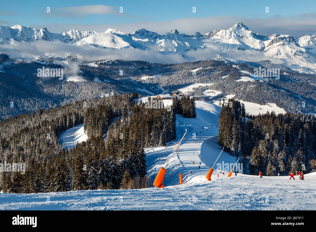 Skifahren und Snowboarden in den französischen Alpen, Megeve Stockfoto