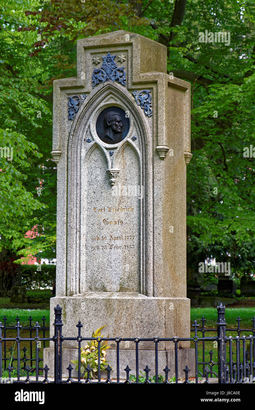 Carl Friedrich Gauß-Denkmal, der alte Friedhof im östlichen Teil von Göttingen Stockfoto