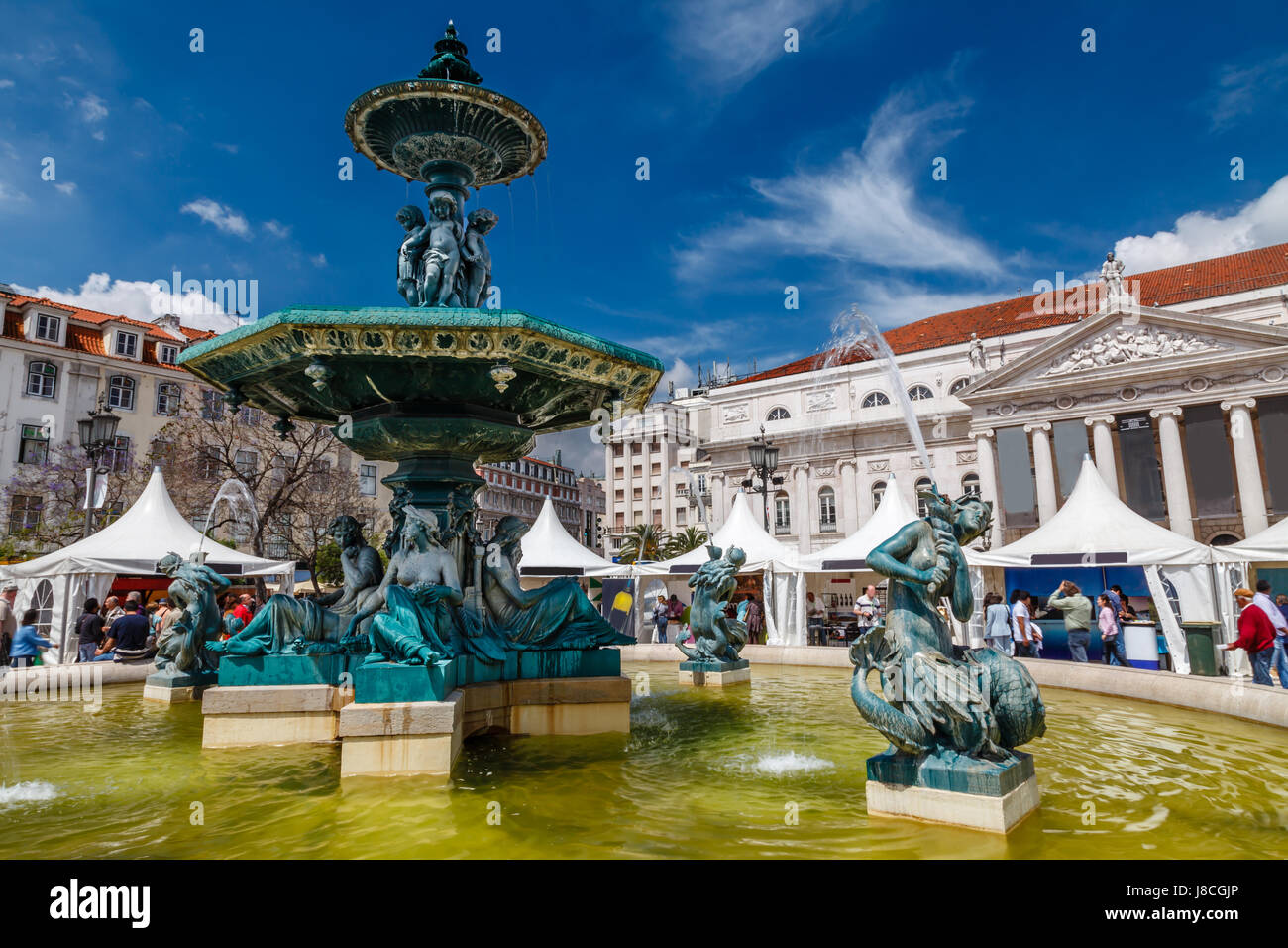 Barocker Brunnen am Rossio-Platz die lebhafteste Placa in Lissabon, Portugal Stockfoto