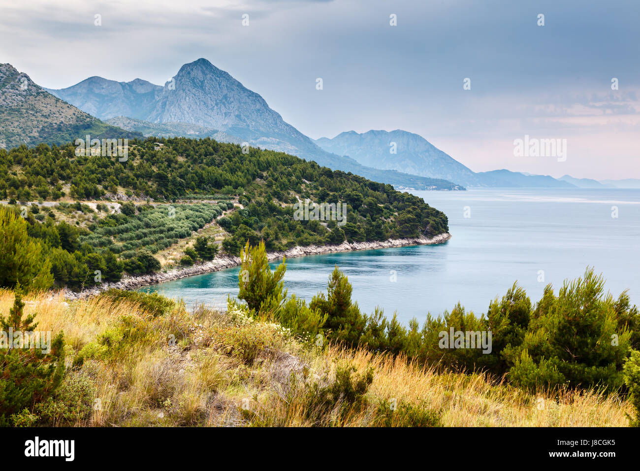 Adriatische Meer und die Berge in der Nähe von Dubrovnik, Dalmatien, Kroatien Stockfoto