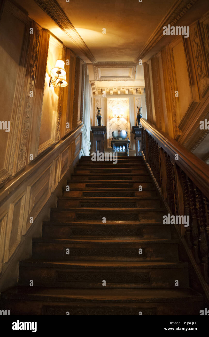 Moskau: das Interieur des Cafe Pushkin, ein berühmtes Restaurant und eine Bar eröffnet im Jahr 1999 in ein Barockschloss aus dem 19. Jahrhundert im Zentrum der Stadt Stockfoto