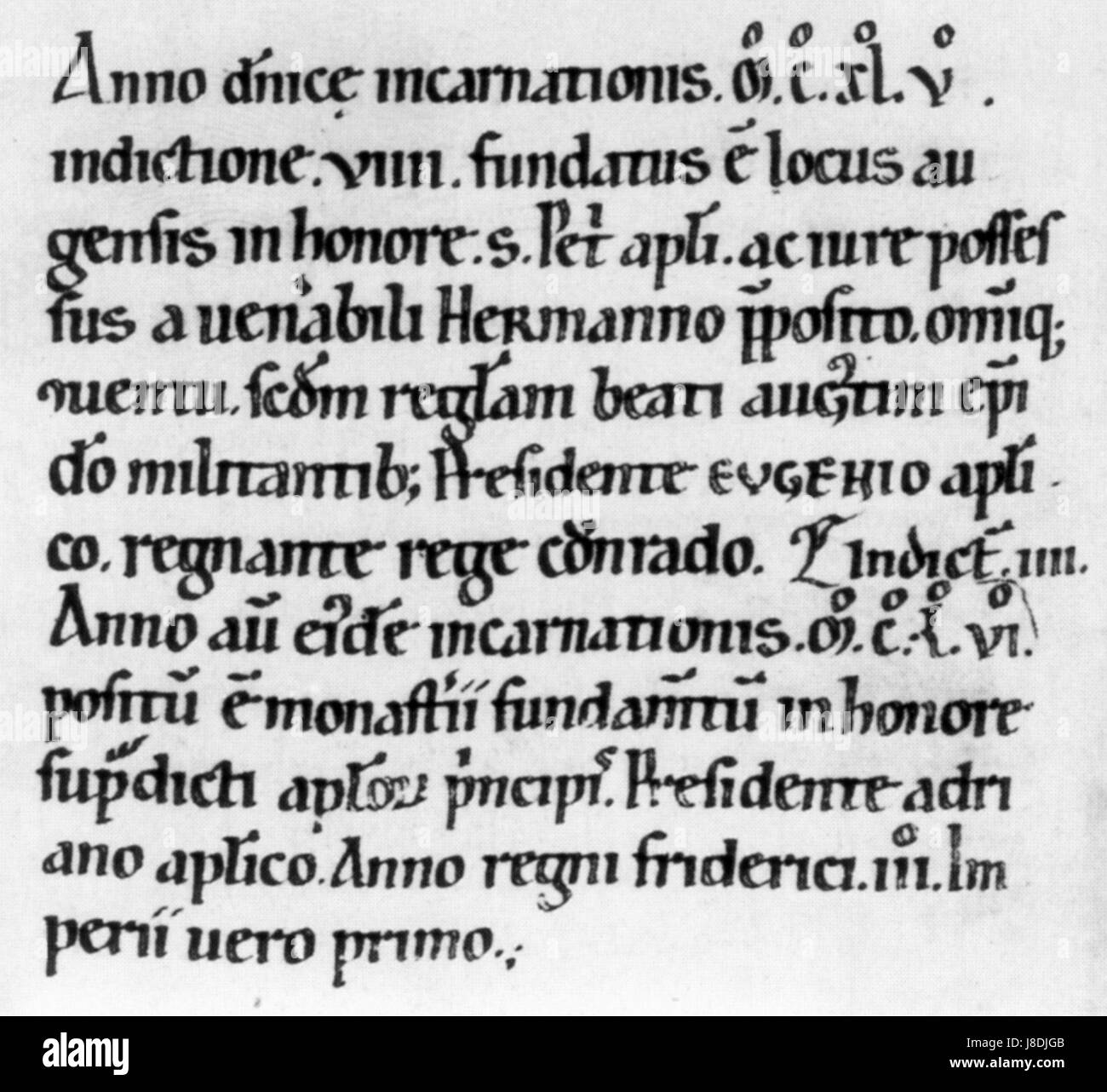 Dieses Detail aus dem Manuskript ERM lat 5 Folio 54v zeigt komplizierte Entwürfe und historische Anmerkungen und bietet einen Einblick in mittelalterliche Schriften und künstlerische Praktiken der Zeit. Stockfoto