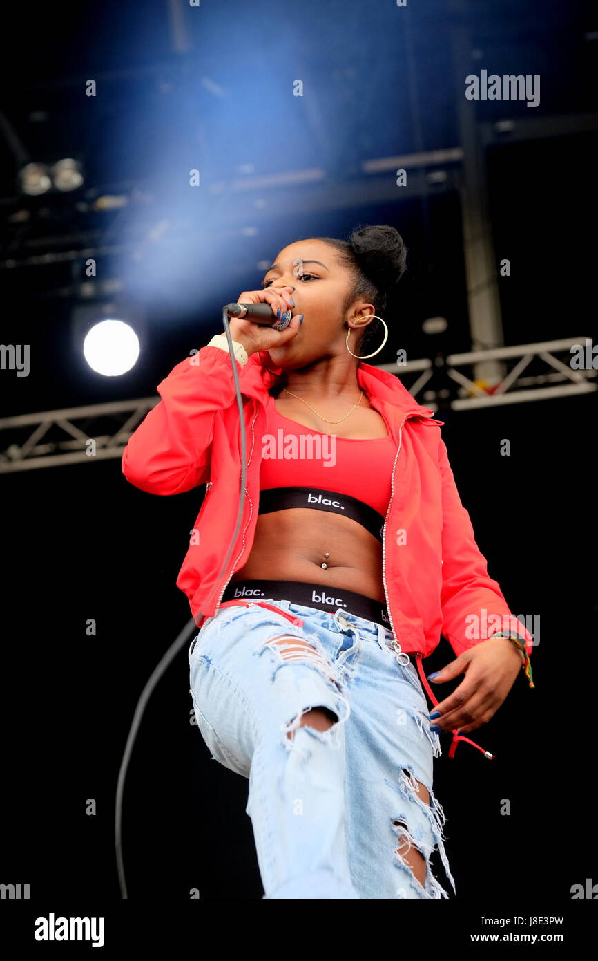 Southampton, Hampshire, UK. 28. Mai 2017. Gemeinsamen Menschen Tag 2 - London geboren Rapper Nadia Rose beim gemeinsamen Menschen Southampton, 28. Mai 2017, Hampshire, UK Credit: DFP Photographic/Alamy Live News Stockfoto