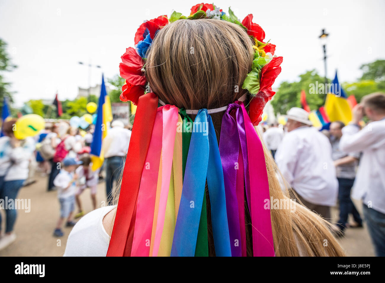 London, UK. 28. Mai 2017. Jährliche Vyshyvanka März. Hunderte von britischen Ukrainer Rallye und März gekleidet in traditionellen bestickten Trachten anlässlich des nationalen Vyshyvanka. © Guy Corbishley/Alamy Live-Nachrichten Stockfoto