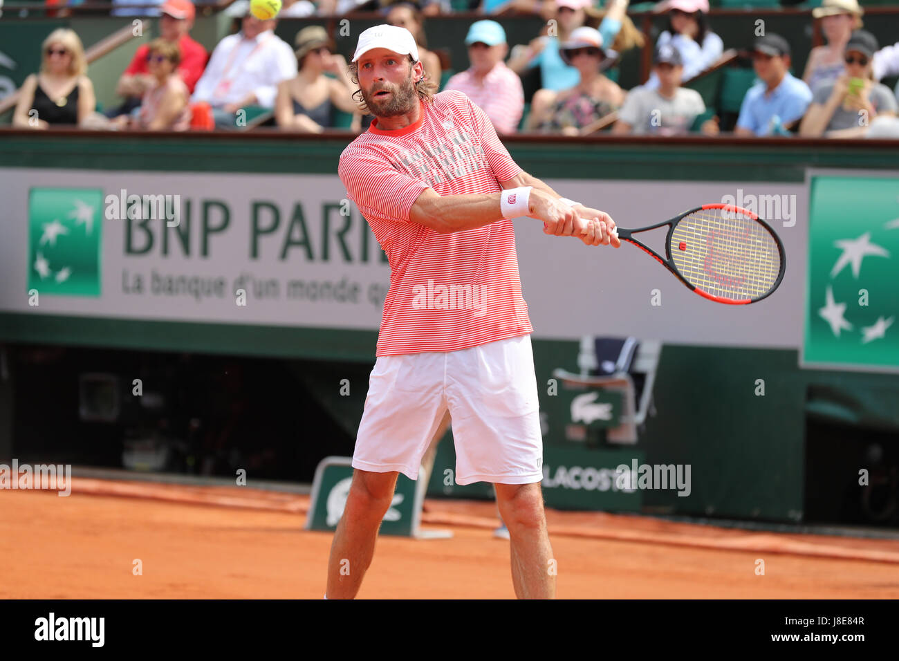 Paris, Frankreich. 28. Mai 2017. Der französische Spieler Stephane Robert ist in Aktion während sein Spiel in der 1. Runde des ATP French Open in Roland Garros gegen bulgarische Spieler Grigor Dimitrov am 28. Mai 2017 in Paris, Frankreich. -Kredit: Yan Lerval/Alamy Live-Nachrichten Stockfoto