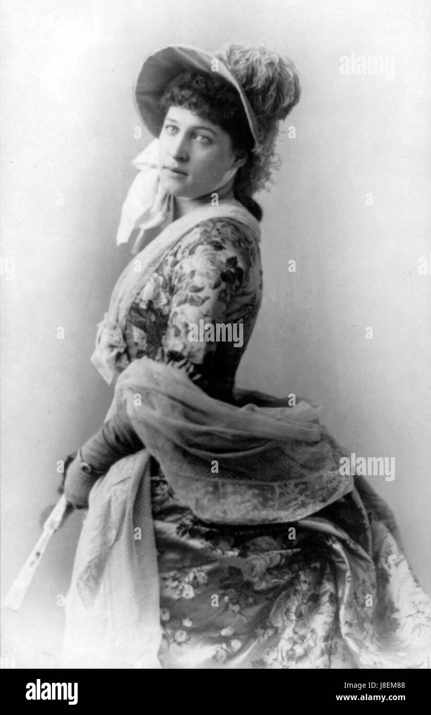 Eine Fotografie von Lillie Langtry, einer berühmten britischen Schauspielerin und Sozialistin, aufgenommen vom Fotografen Napoleon Sarony, die ihre Eleganz und ihren Prominenz-Status im späten 19. Jahrhundert feststellt. Stockfoto