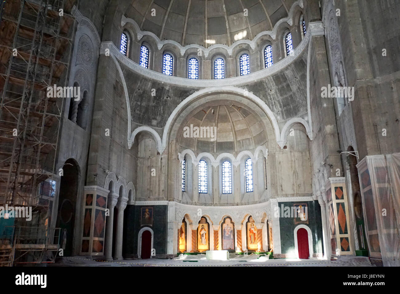 Innenraum der Kirche des Heiligen Sava, Belgrad, Serbien. Stockfoto