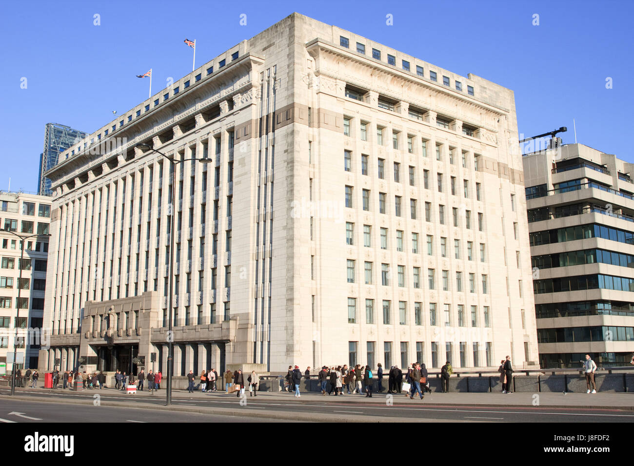 Adelaide House, einem denkmalgeschützten Bürogebäude in London, England. Stockfoto