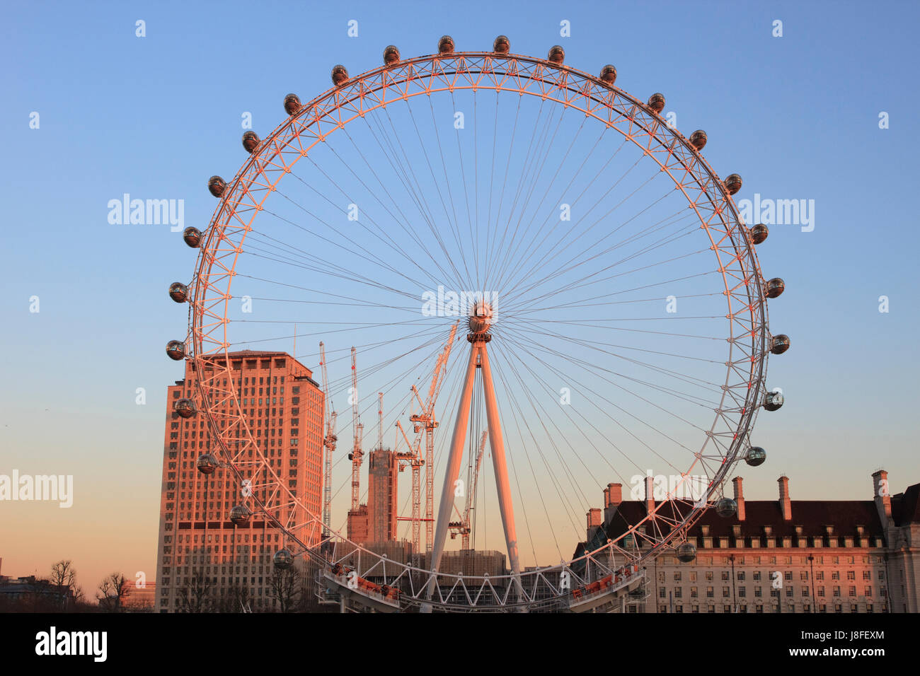 Riesenrad London Eye in der goldenen Sonne Stockfoto