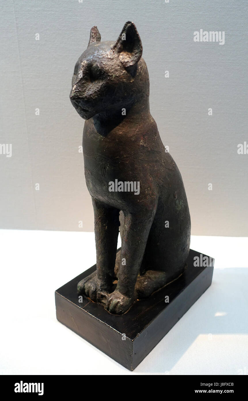 Heilige Katze, Ägypten, Spätzeit, c. 664 332 v. Chr. bronze Matsuoka Museum of Art Tokyo, Japan-DSC06974 Stockfoto